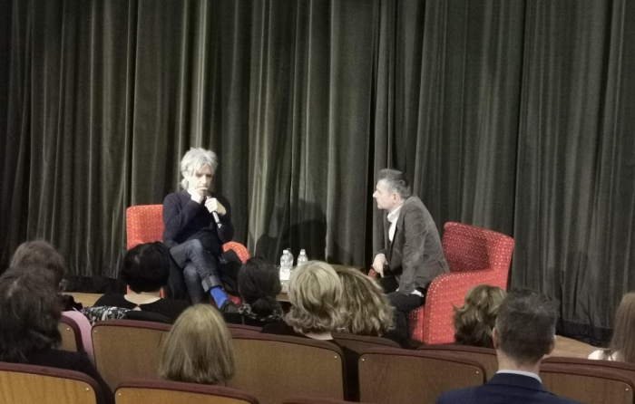 Nicola Sirkis in front of students