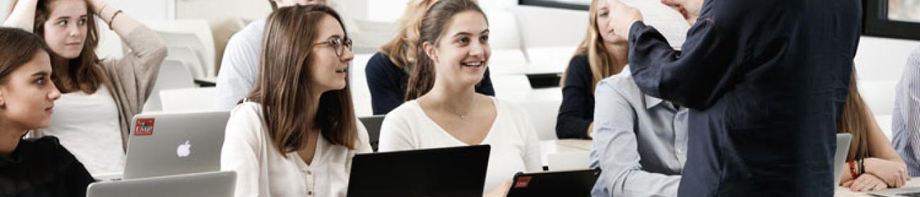 photo d'étudiants en cours